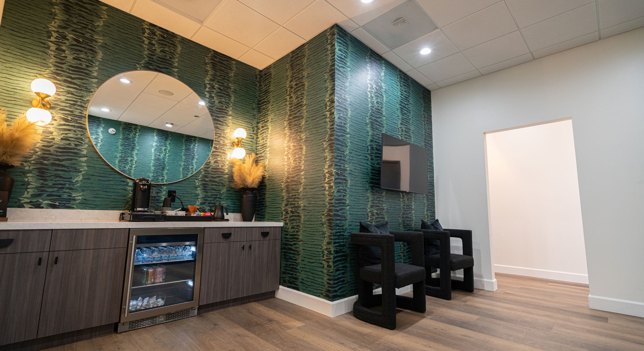 Modern lounge area with stylish decor and amenities.